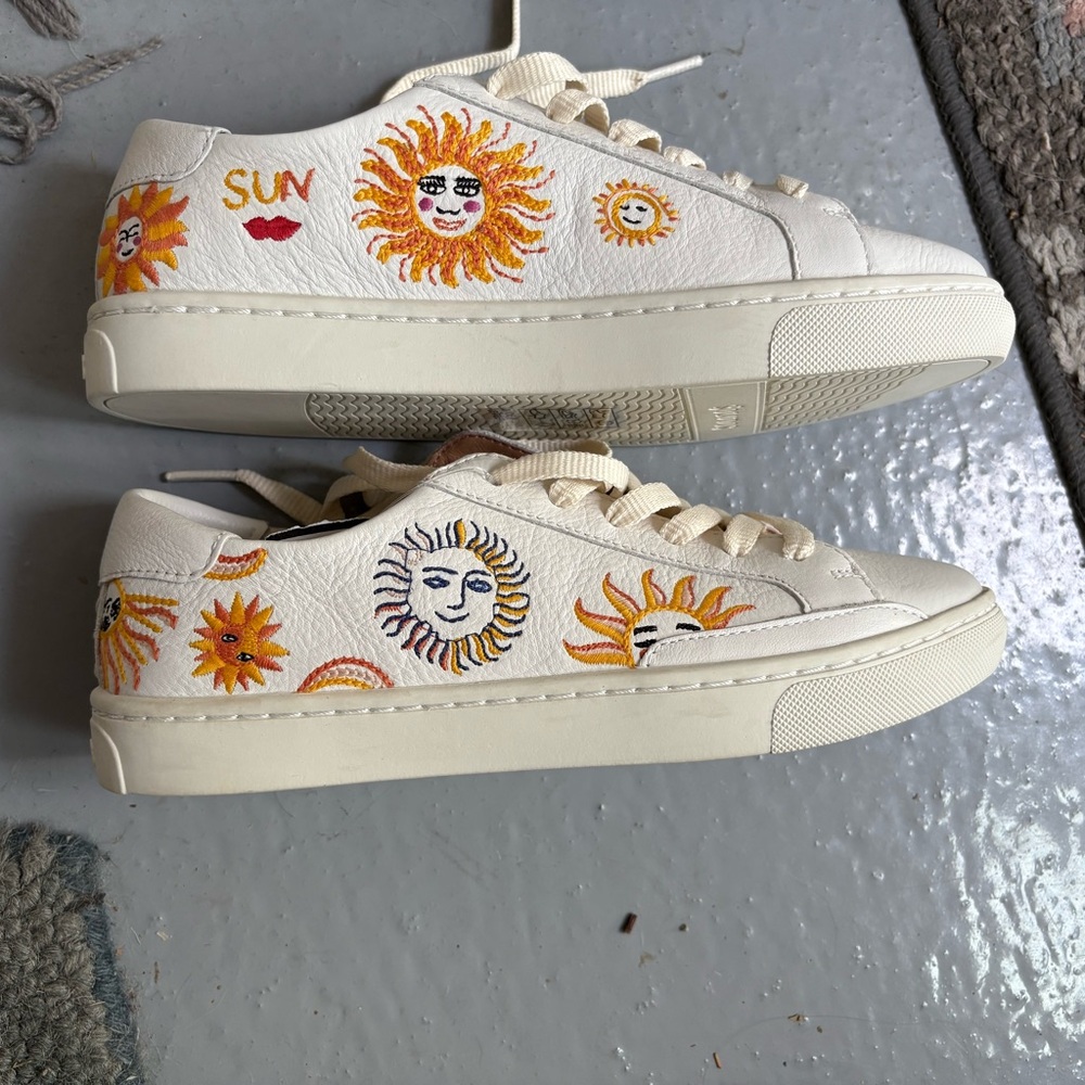 Soludos Cream and Tan Sneakers